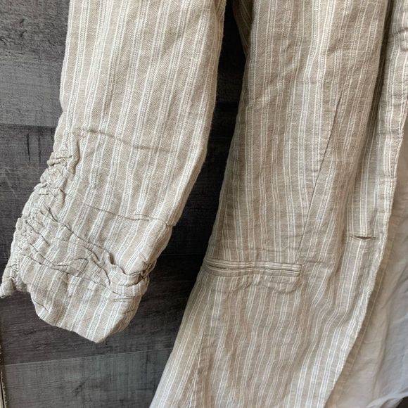 Charlotte Russe 3/4 Cream Striped Blazer - Picture 3 of 6